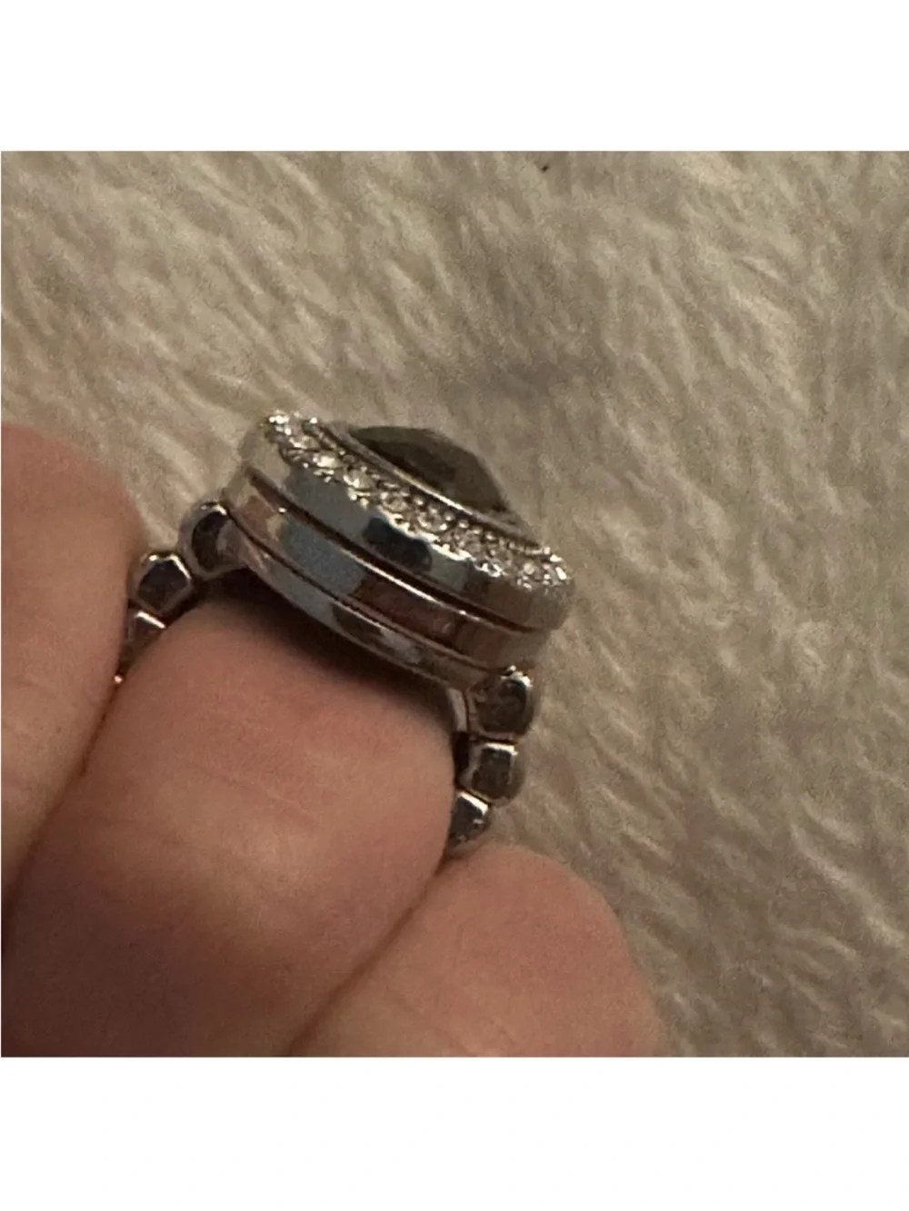 NIB SILVER RING GREEN CENTER STONE W PAVE' HALO ADJUSTABLE